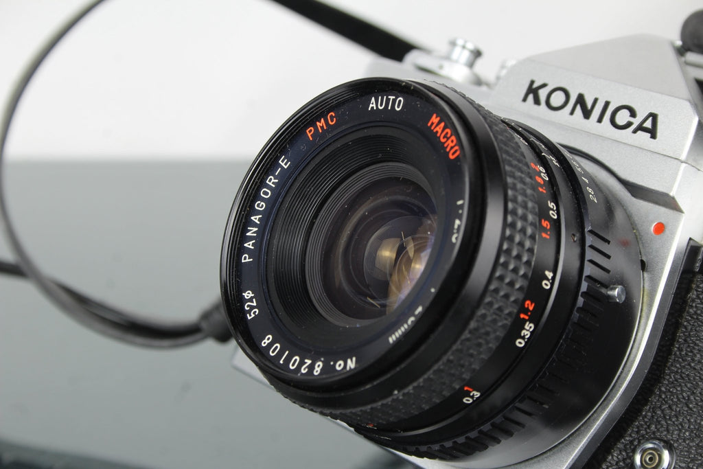 Konica AutoreFlex T + Panagor PMC 28mm f/2.8 lens - Dutch|Thrift