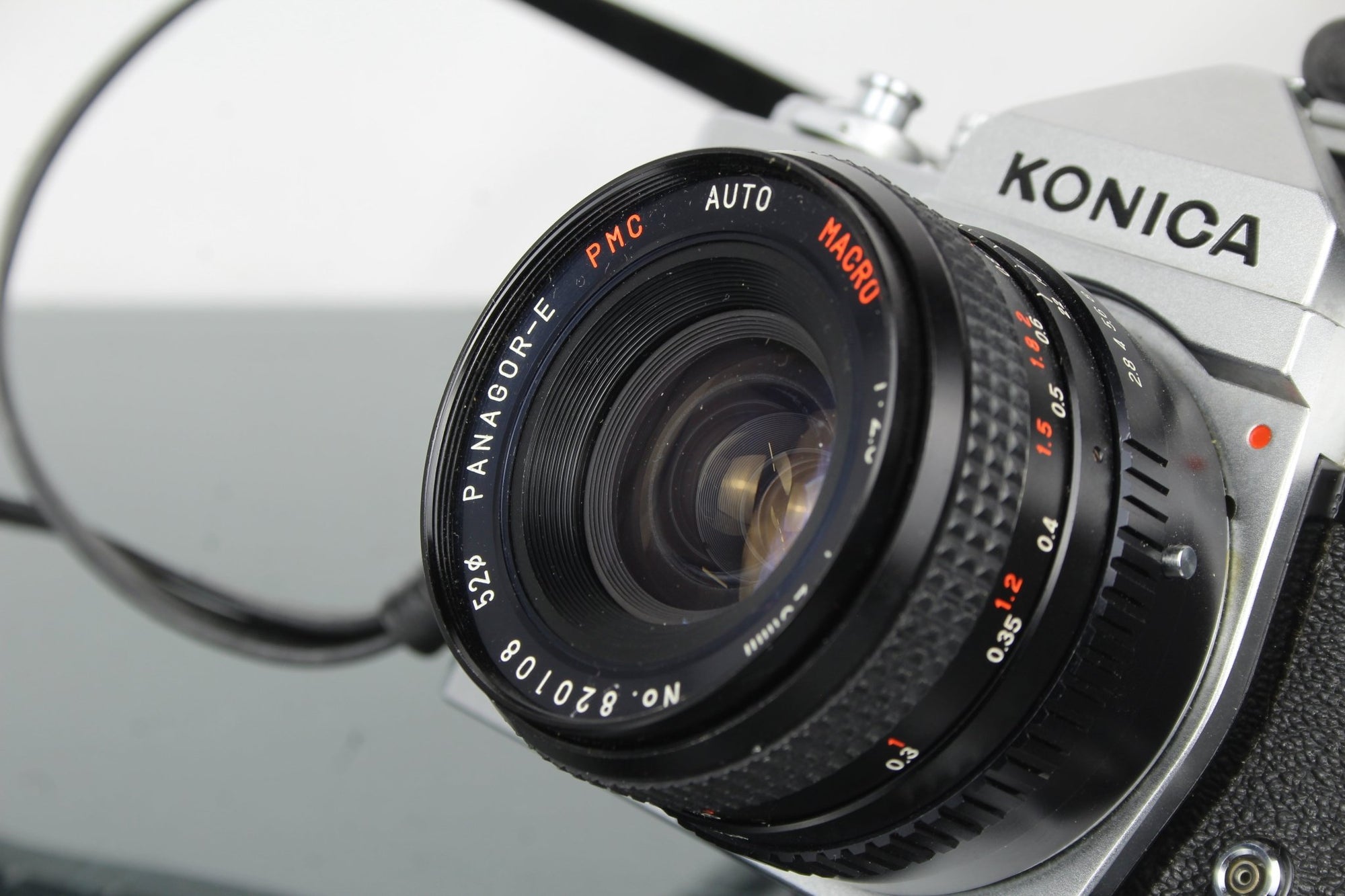 Konica AutoreFlex T + Panagor PMC 28mm f/2.8 lens - Dutch|Thrift