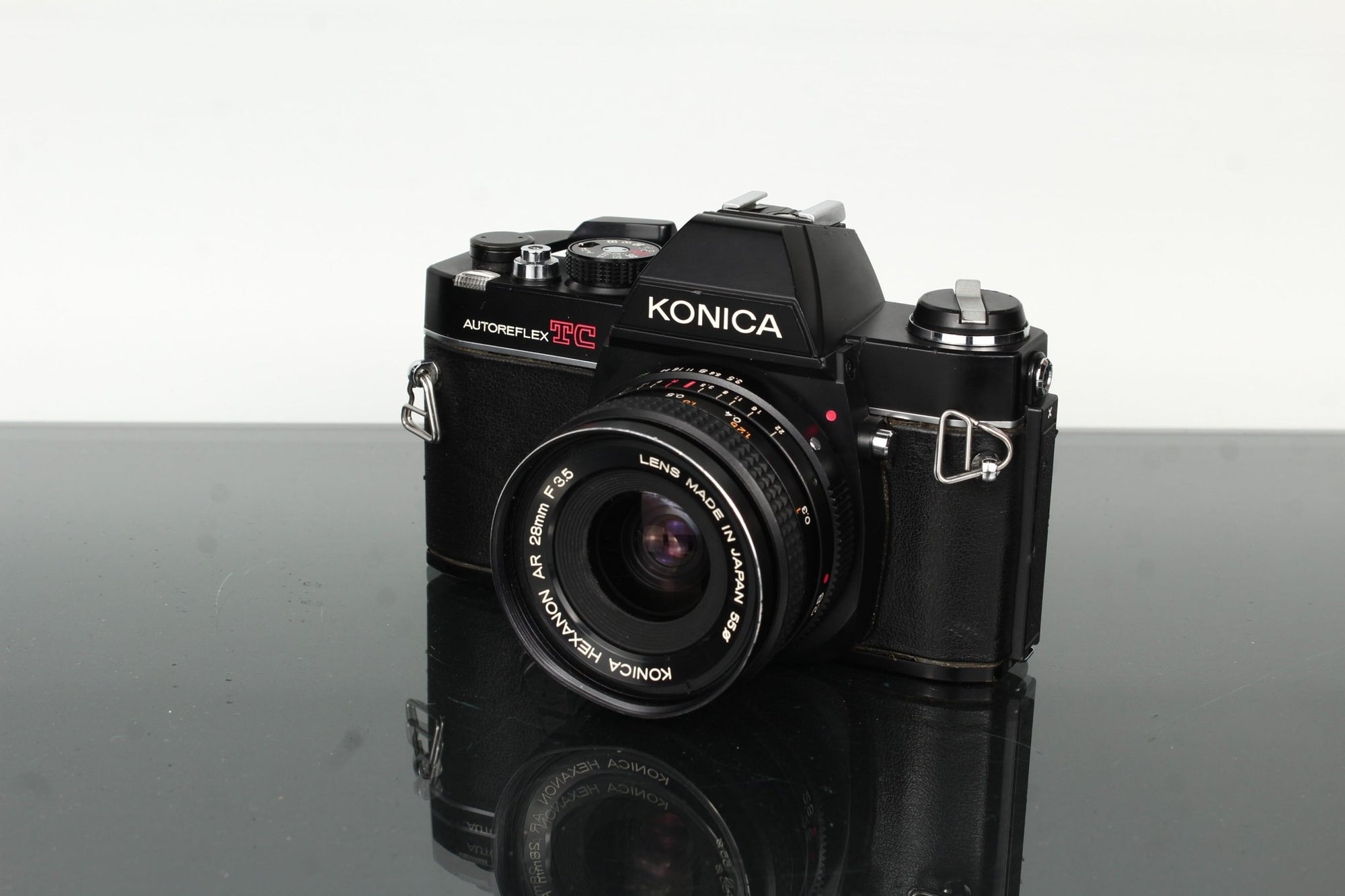 Konica Autoreflex TC + Konica Hexanon AR 28mm F/3.5 - Dutch|Thrift