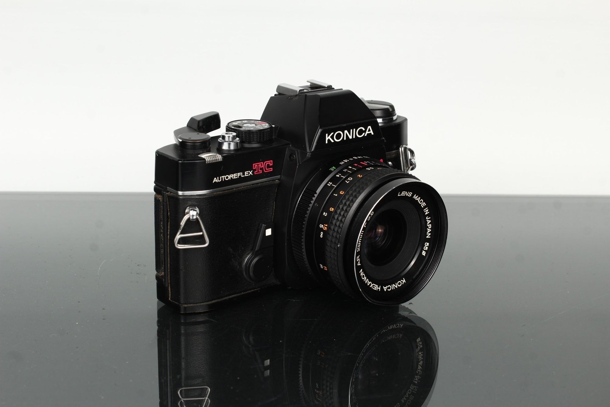 Konica Autoreflex TC + Konica Hexanon AR 28mm F/3.5 - Dutch|Thrift