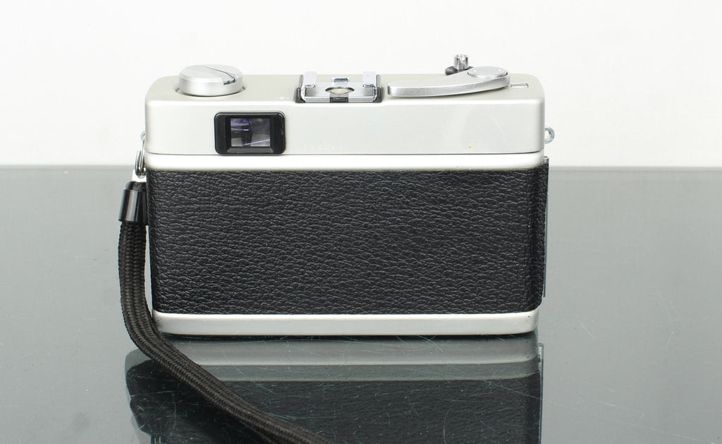 Konica C35 - Dutch|Thrift