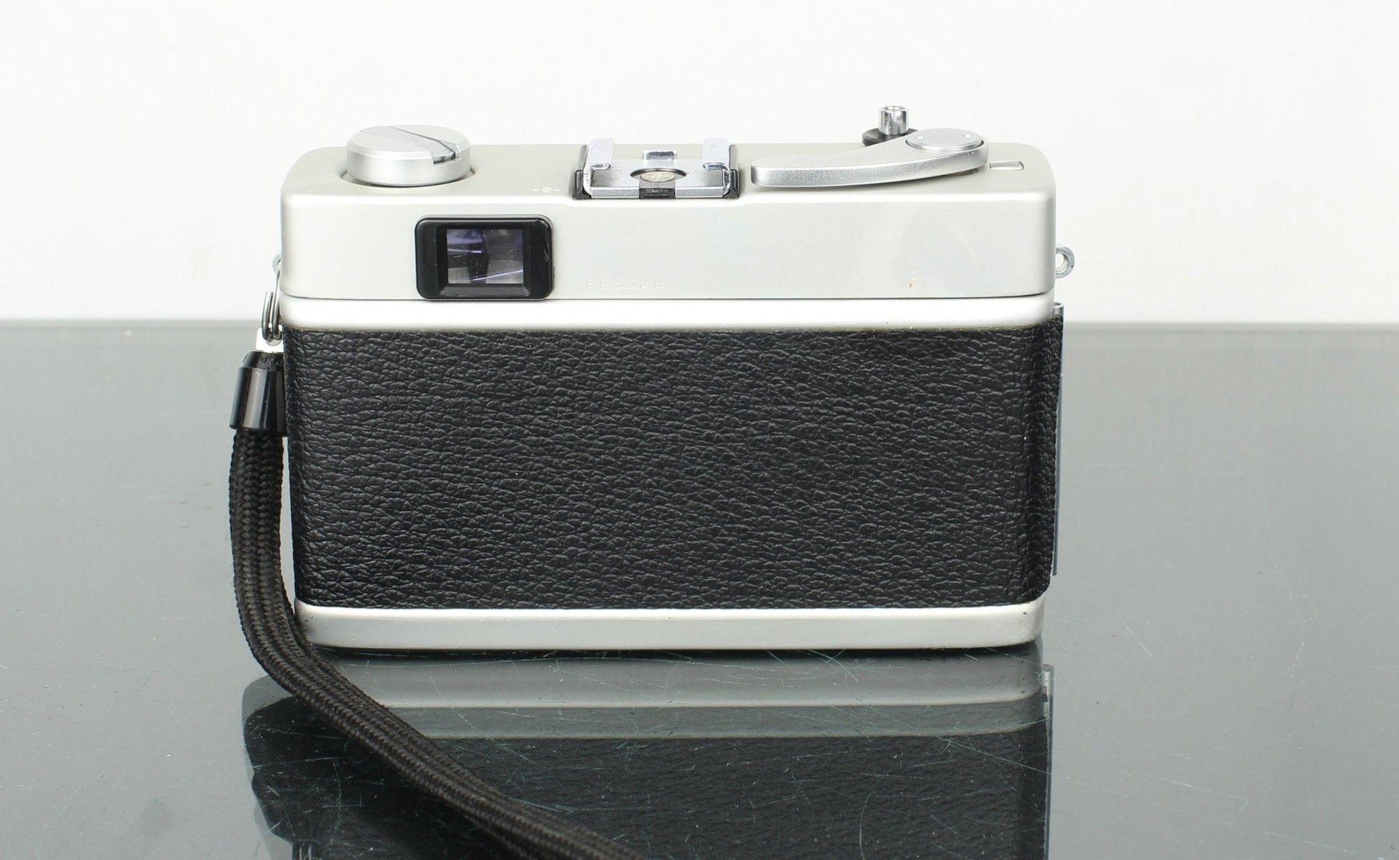 Konica C35 - Dutch|Thrift