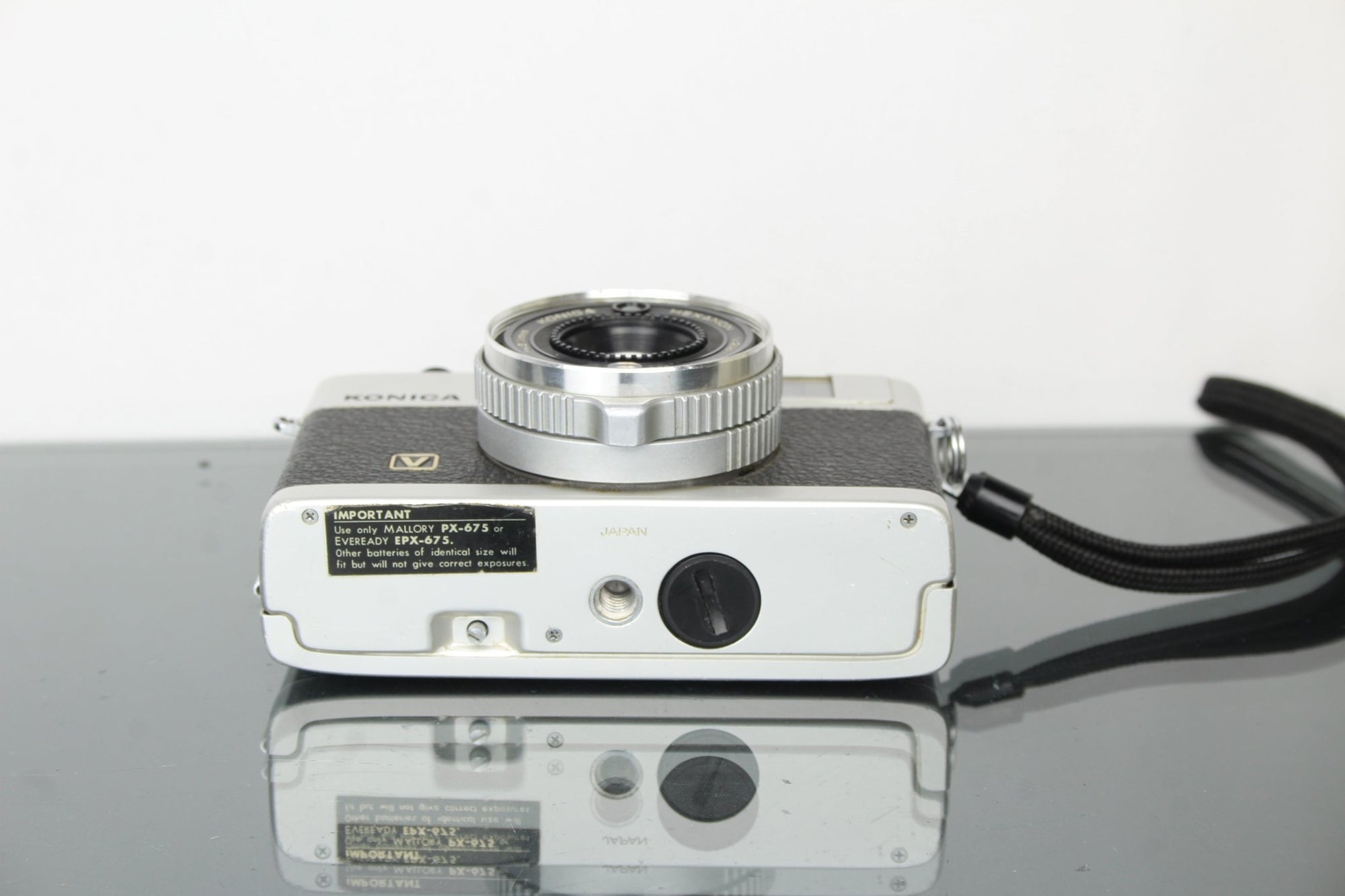 Konica C35 - Dutch|Thrift