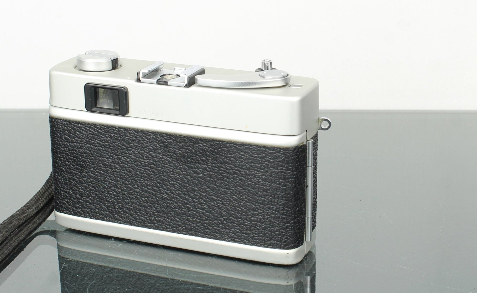 Konica C35 - Dutch|Thrift