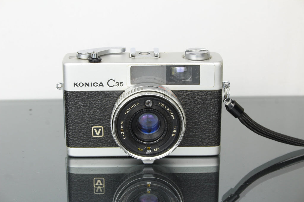 Konica C35 - Dutch|Thrift