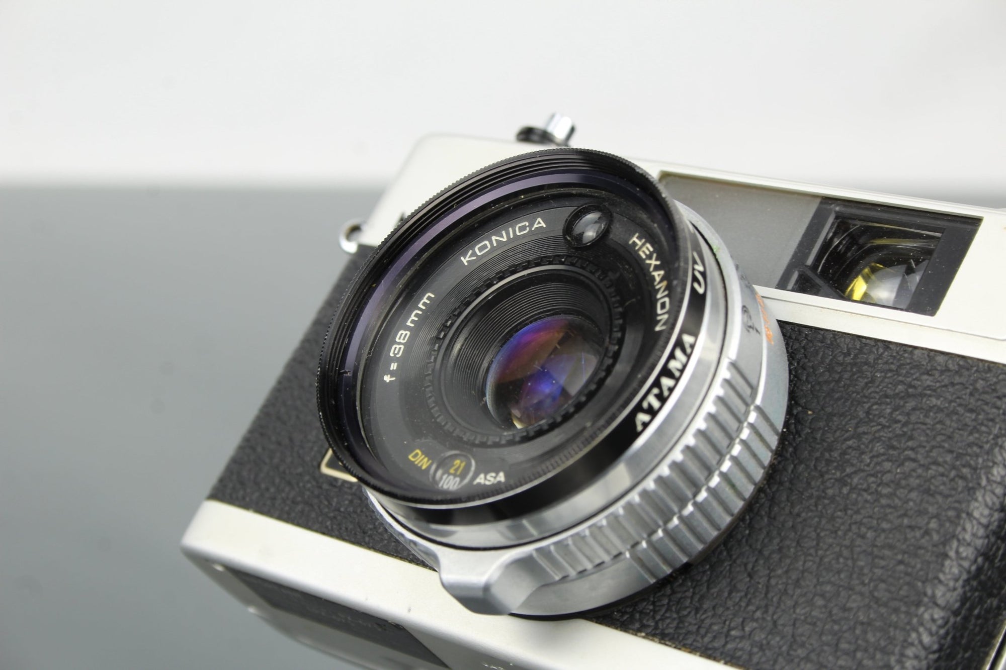 Konica C35 - Dutch|Thrift