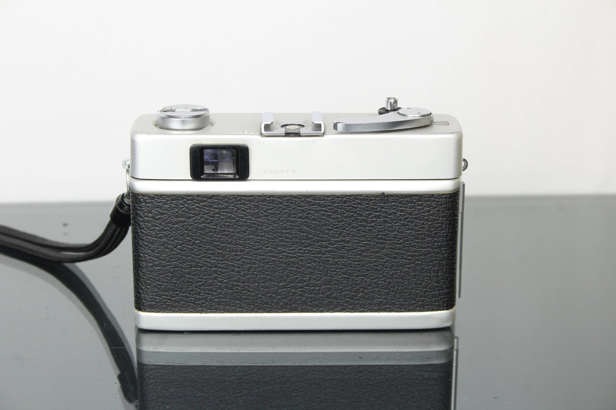 Konica C35 - Dutch|Thrift