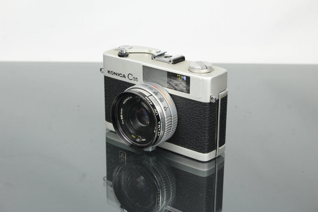 Konica C35 - Dutch|Thrift