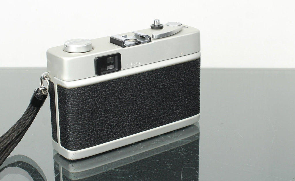 Konica C35 - Dutch|Thrift