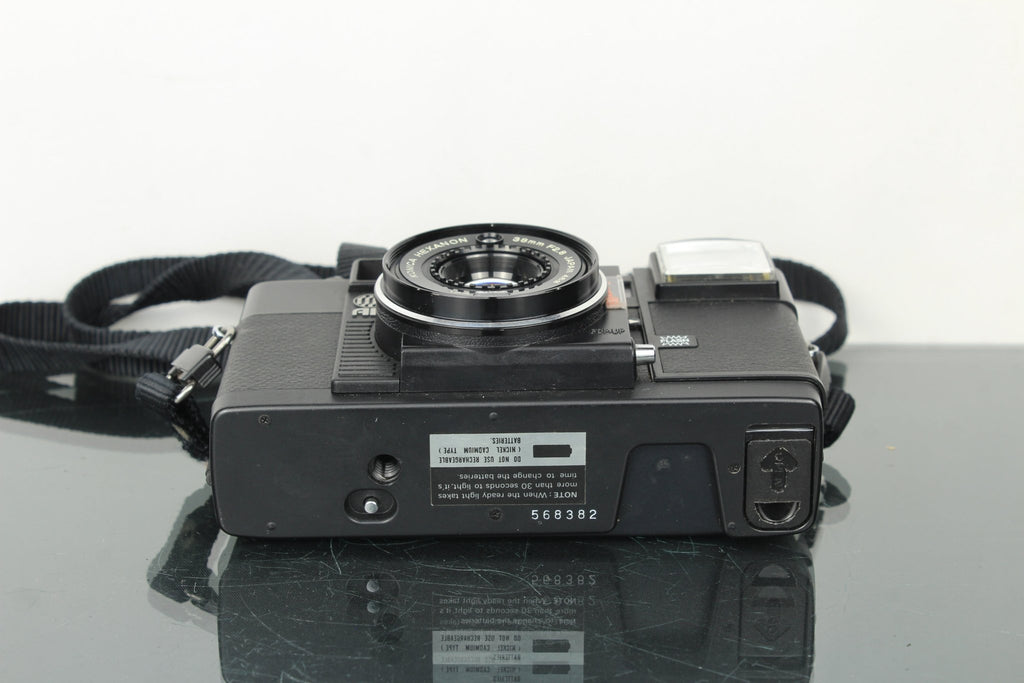 Konica C35 AF - Dutch|Thrift