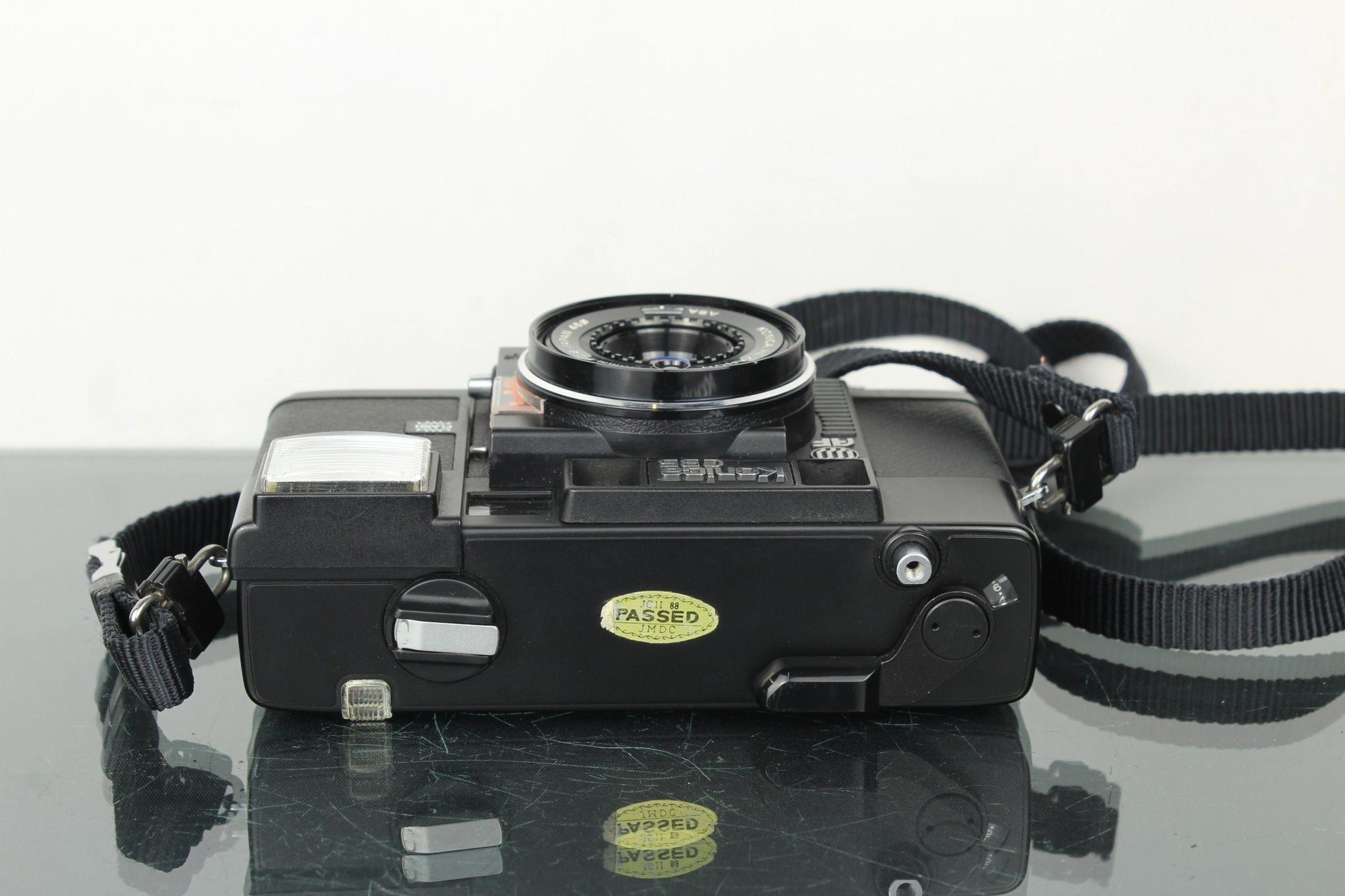 Konica C35 AF - Dutch|Thrift