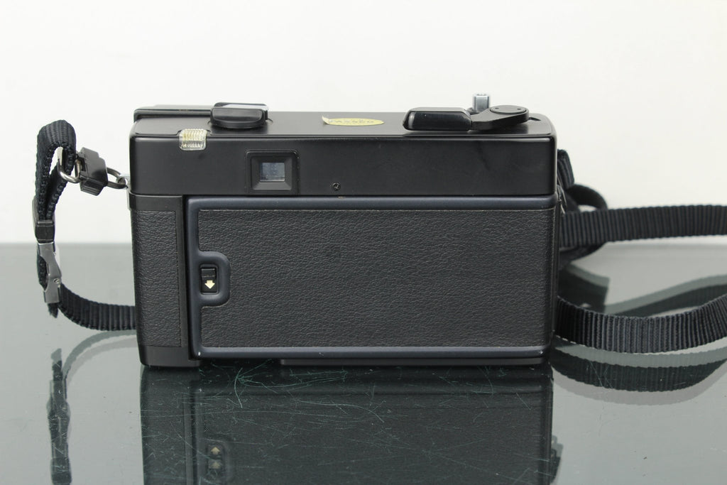 Konica C35 AF - Dutch|Thrift
