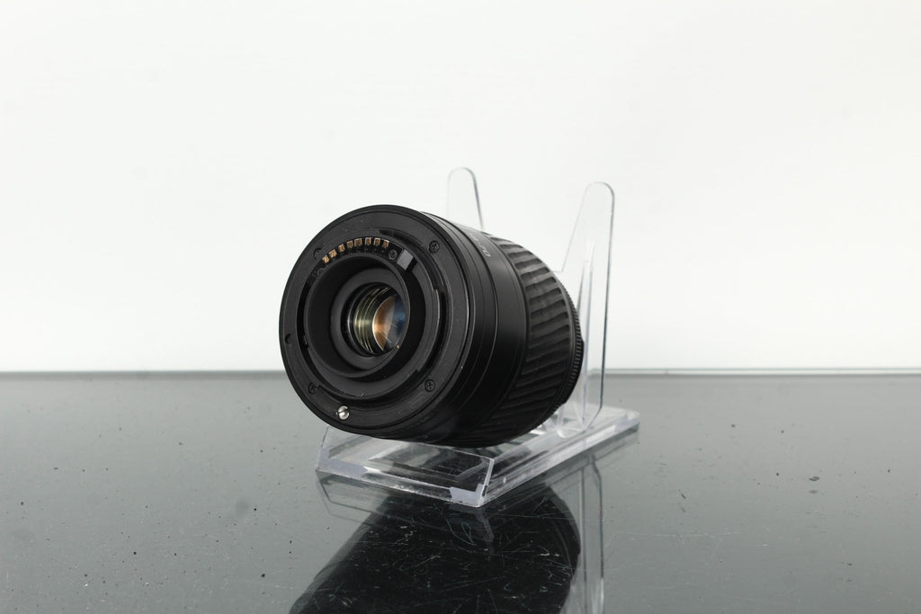 Konica Minolta AF DT 18 - 70mm f/3.5 - 5.6 D - Dutch|Thrift