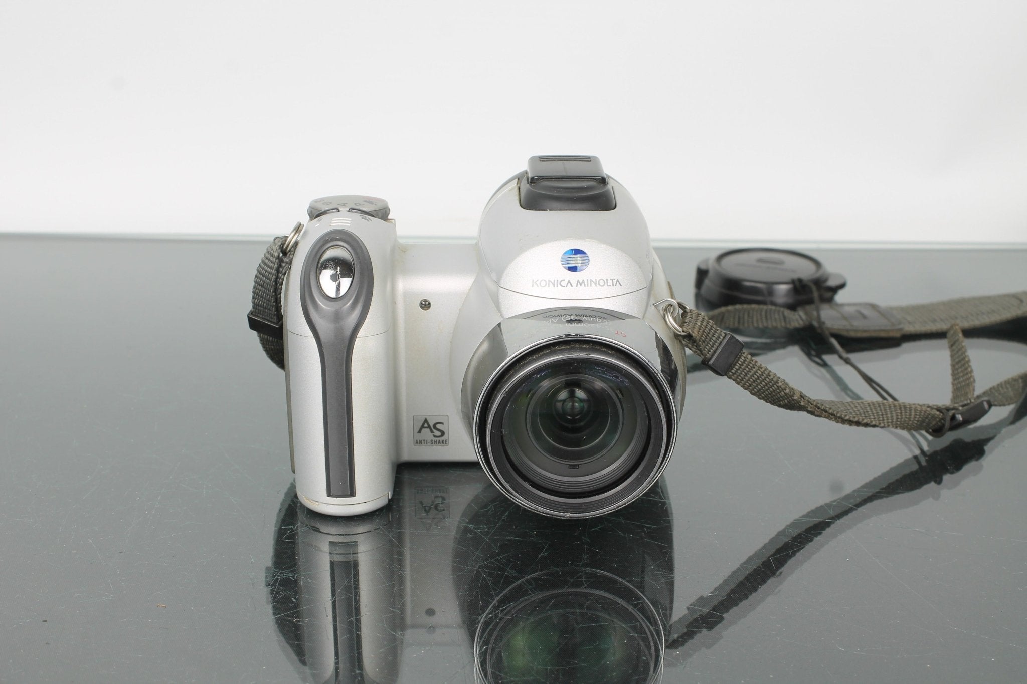 Câmara Digital Konica Minolta DiMAGE Z3 N13656 – Dutch|Thrift
