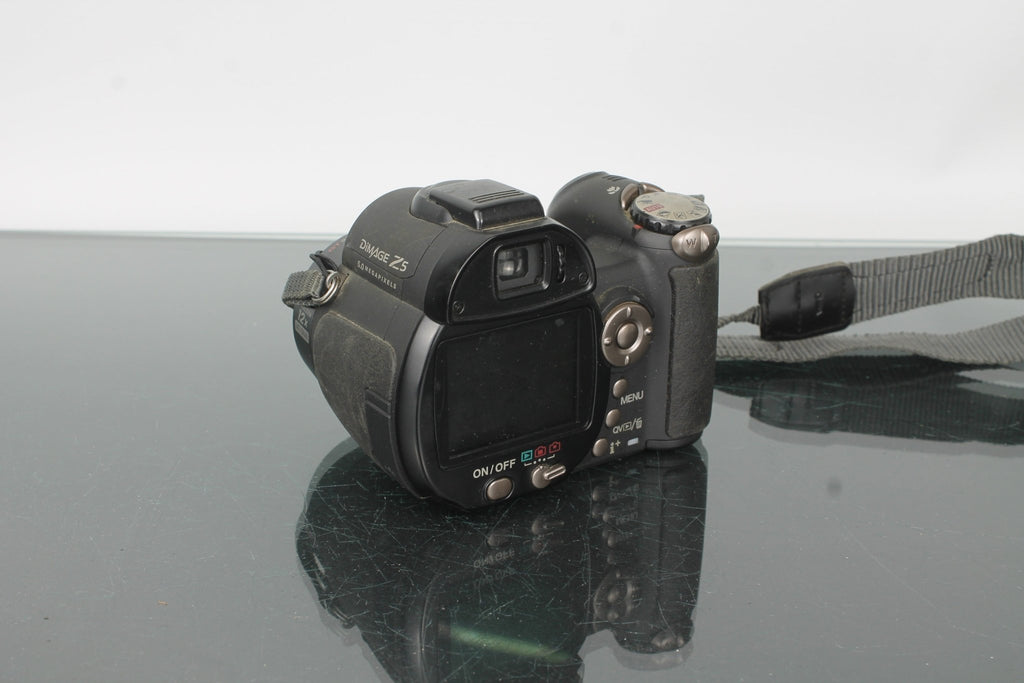 Konica Minolta DiMAGE Z5 - Dutch|Thrift