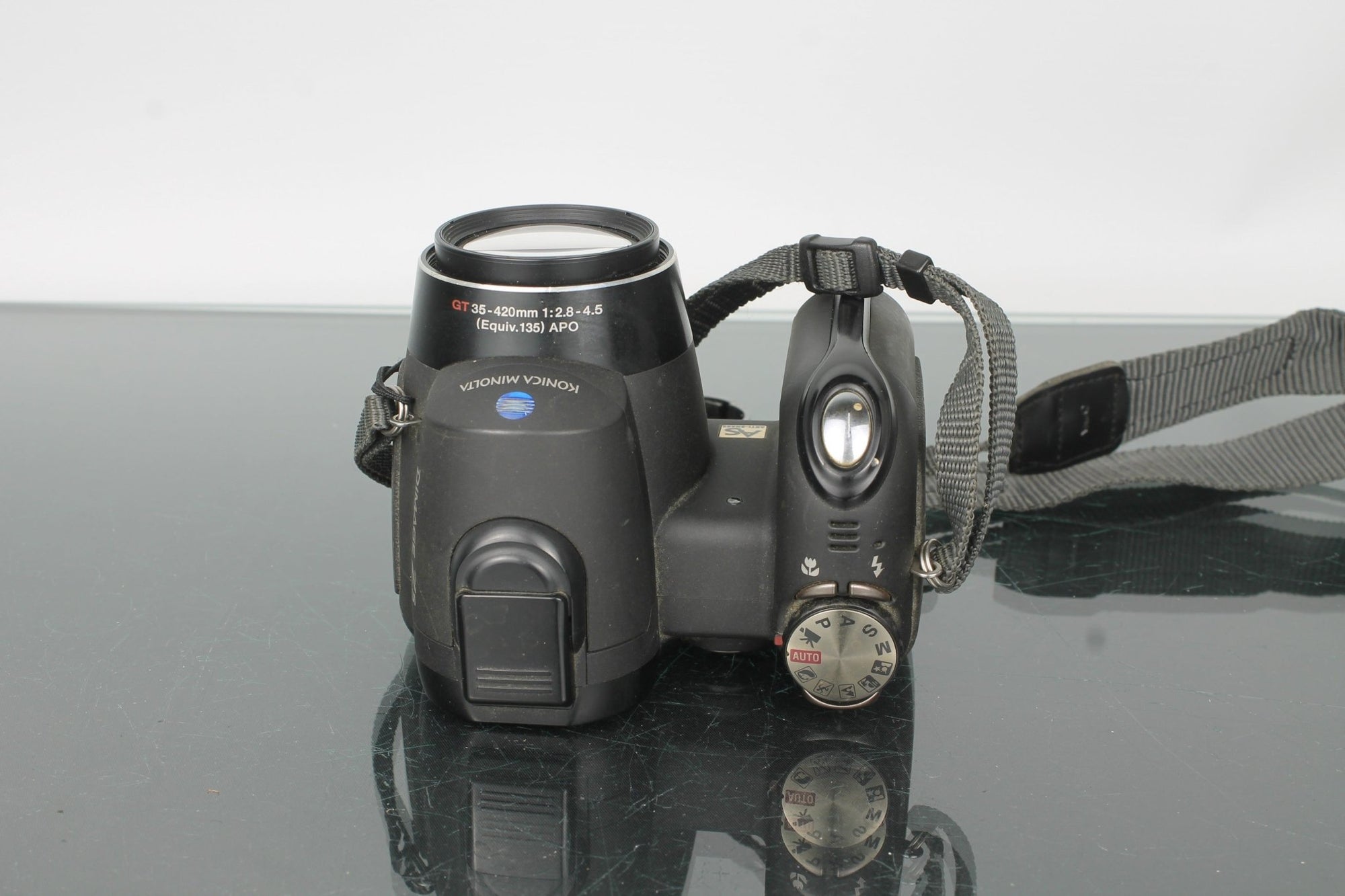 Konica Minolta DiMAGE Z5 - Dutch|Thrift