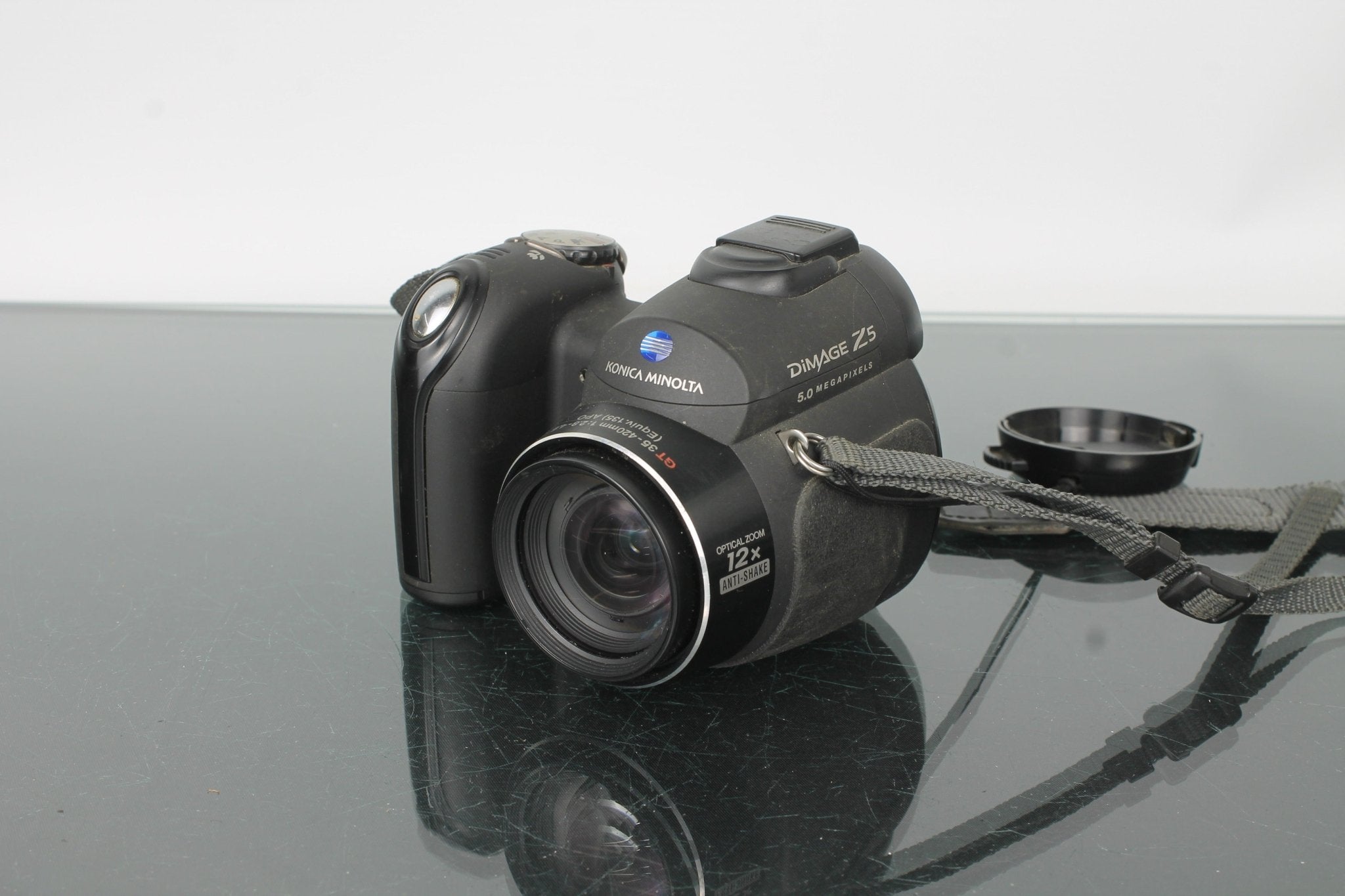 Konica Minolta DiMAGE Z5 Digital Bridge Camera – Dutch|Thrift
