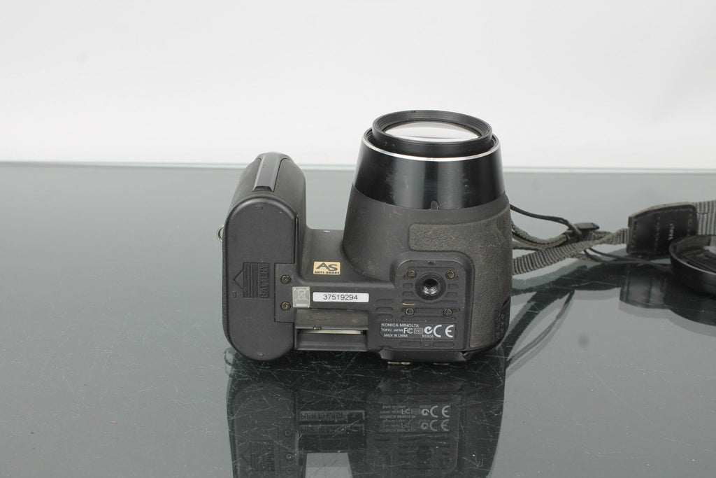 Konica Minolta DiMAGE Z5 - Dutch|Thrift