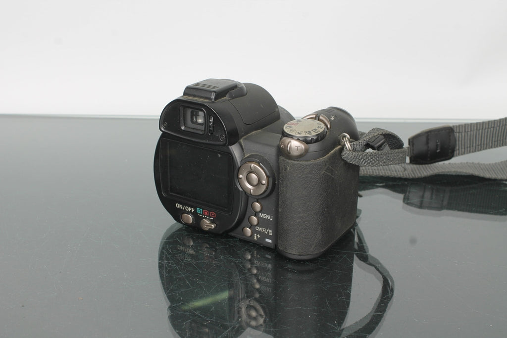 Konica Minolta DiMAGE Z5 - Dutch|Thrift