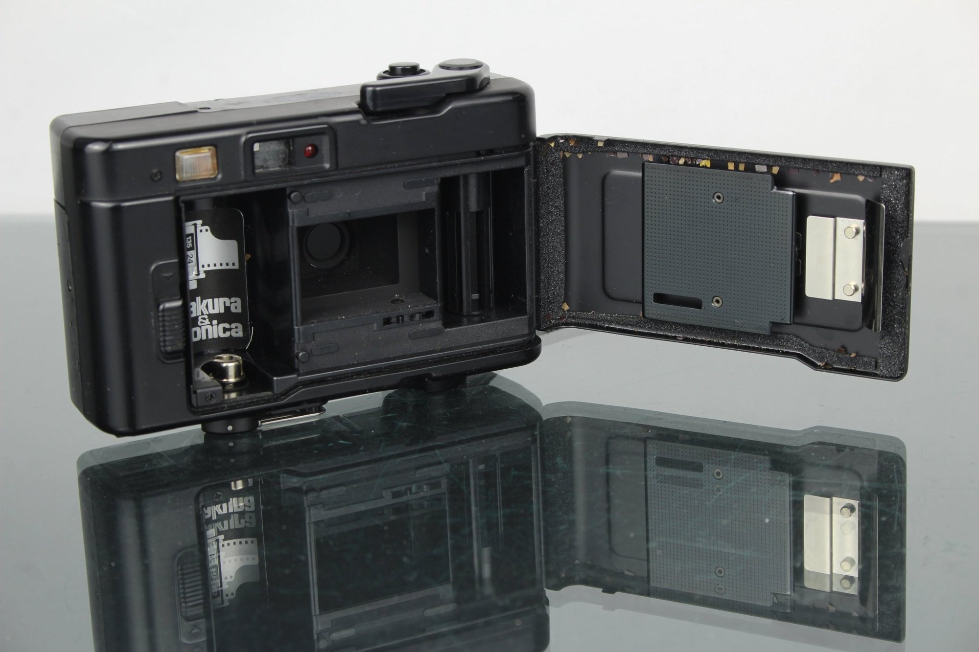 Konica Pop - Dutch|Thrift