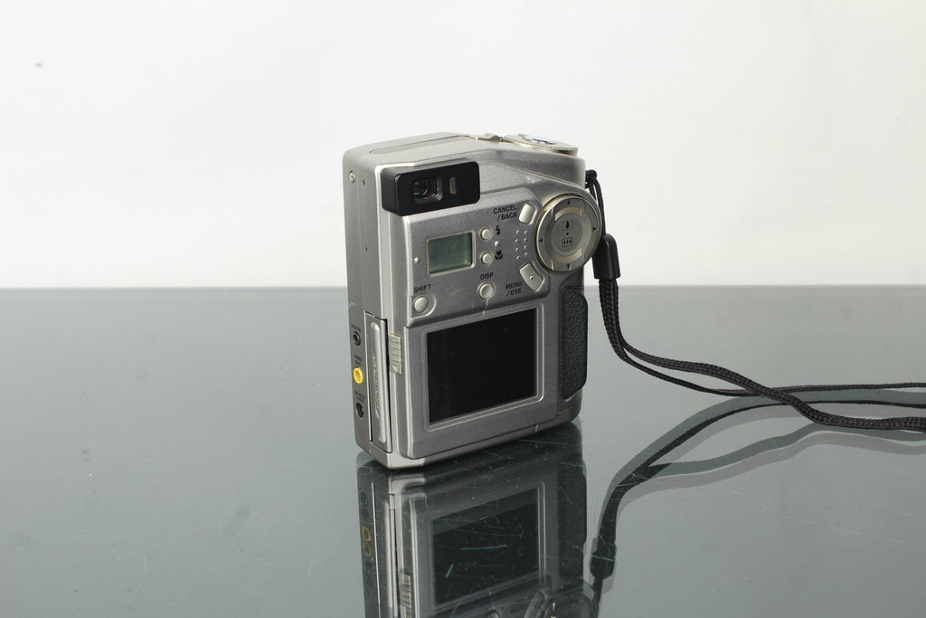 Leica Digilux Zoom - Dutch|Thrift