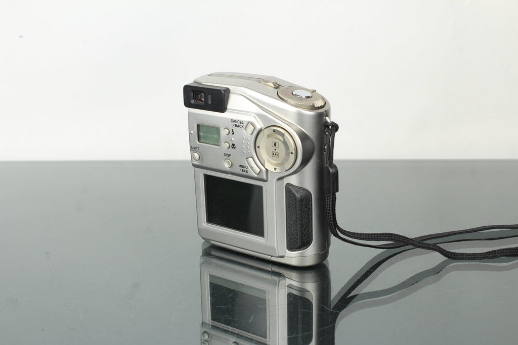 Leica Digilux Zoom - Dutch|Thrift