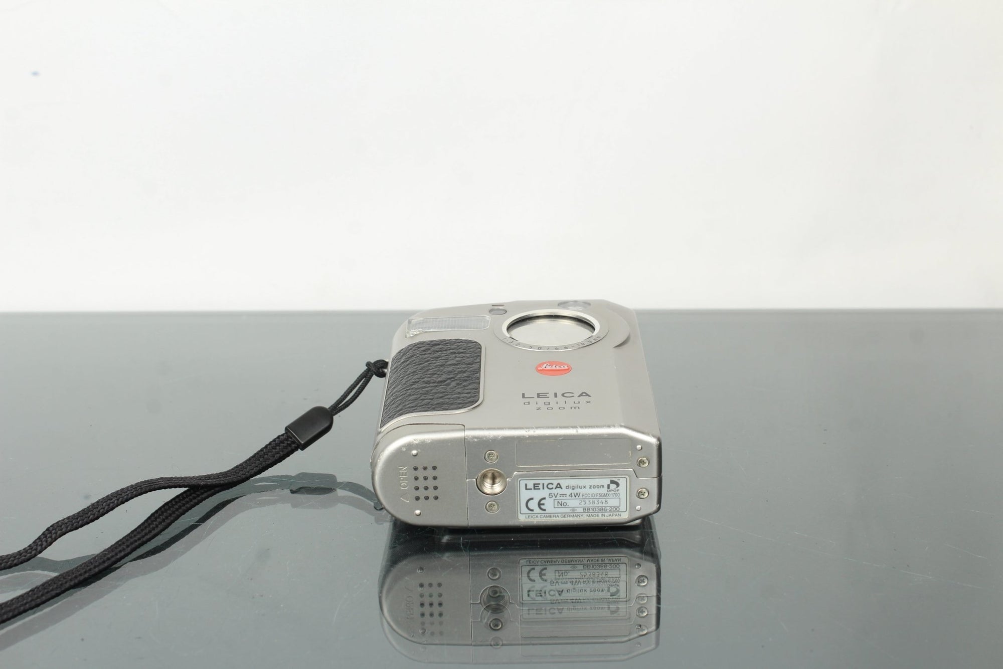 Leica Digilux Zoom - Dutch|Thrift