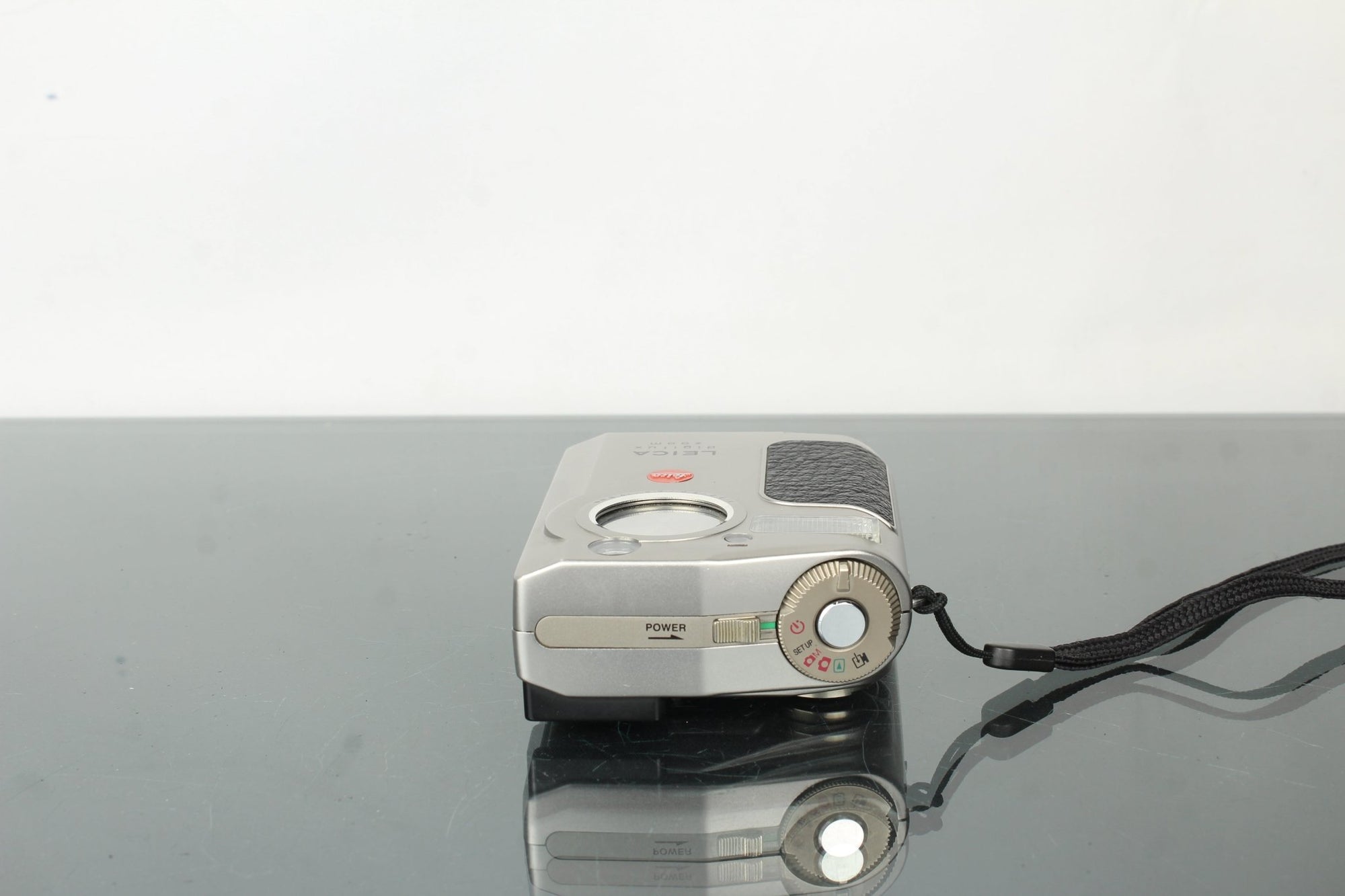 Leica Digilux Zoom - Dutch|Thrift