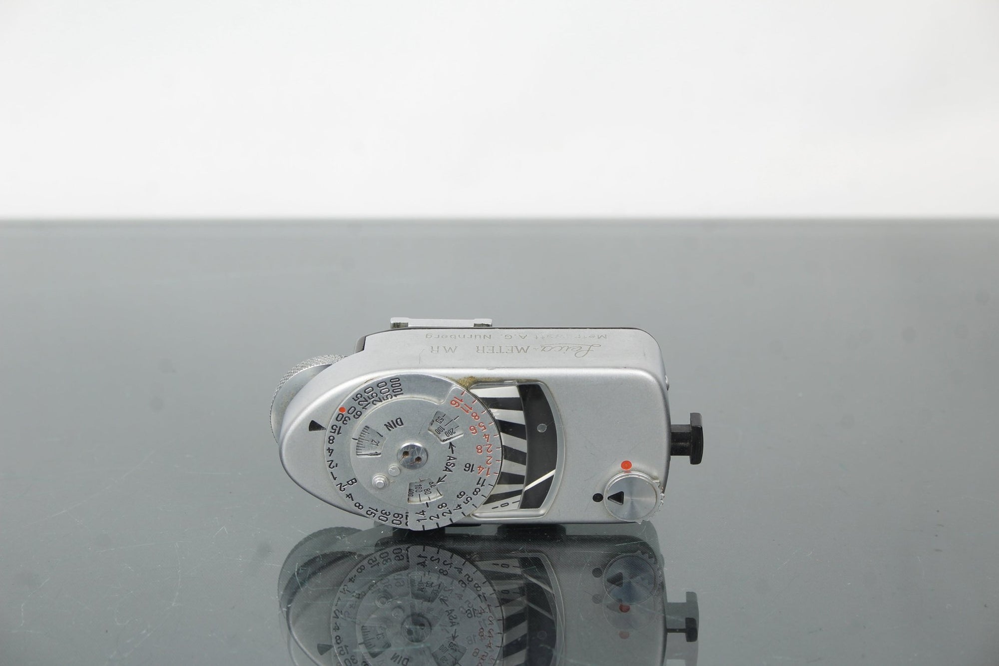 Leica Lightmeter - Dutch|Thrift