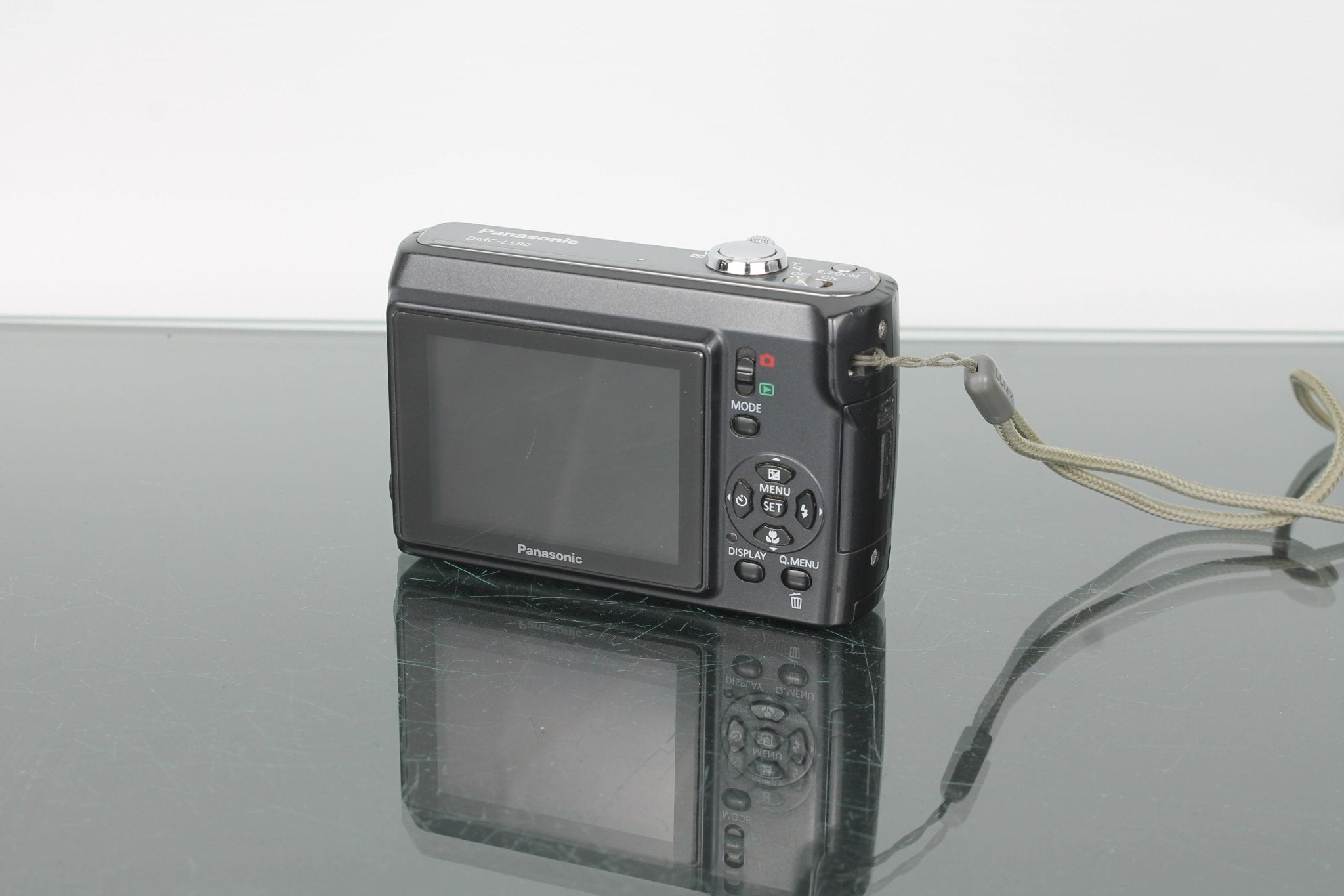 Cámara Digital Compacta Panasonic Lumix LS80 – Dutch|Thrift Cámara Digital Compacta Panasonic Lumix LS80 – Dutch|Thrift