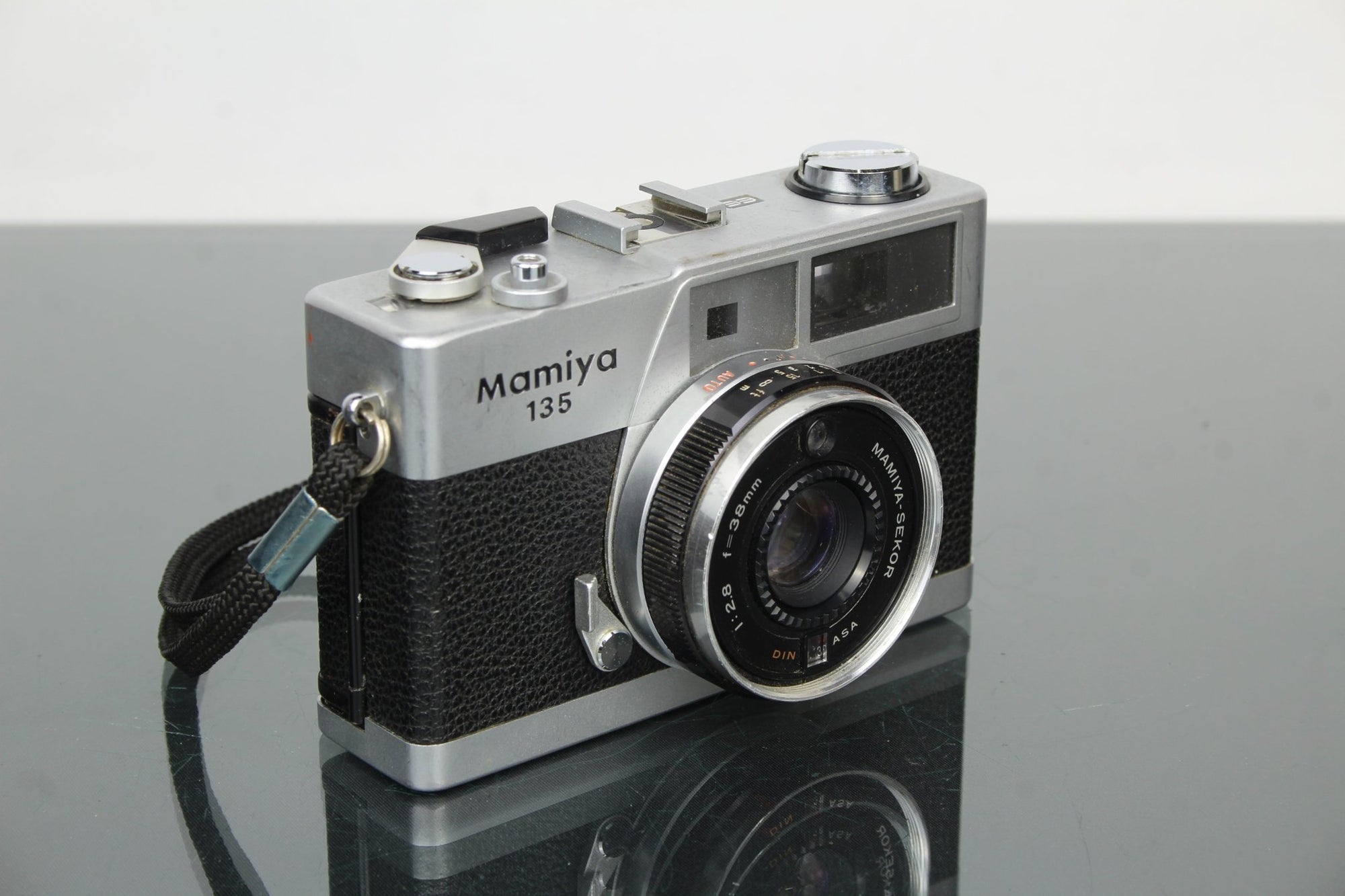 Mamiya 135 - Dutch|Thrift