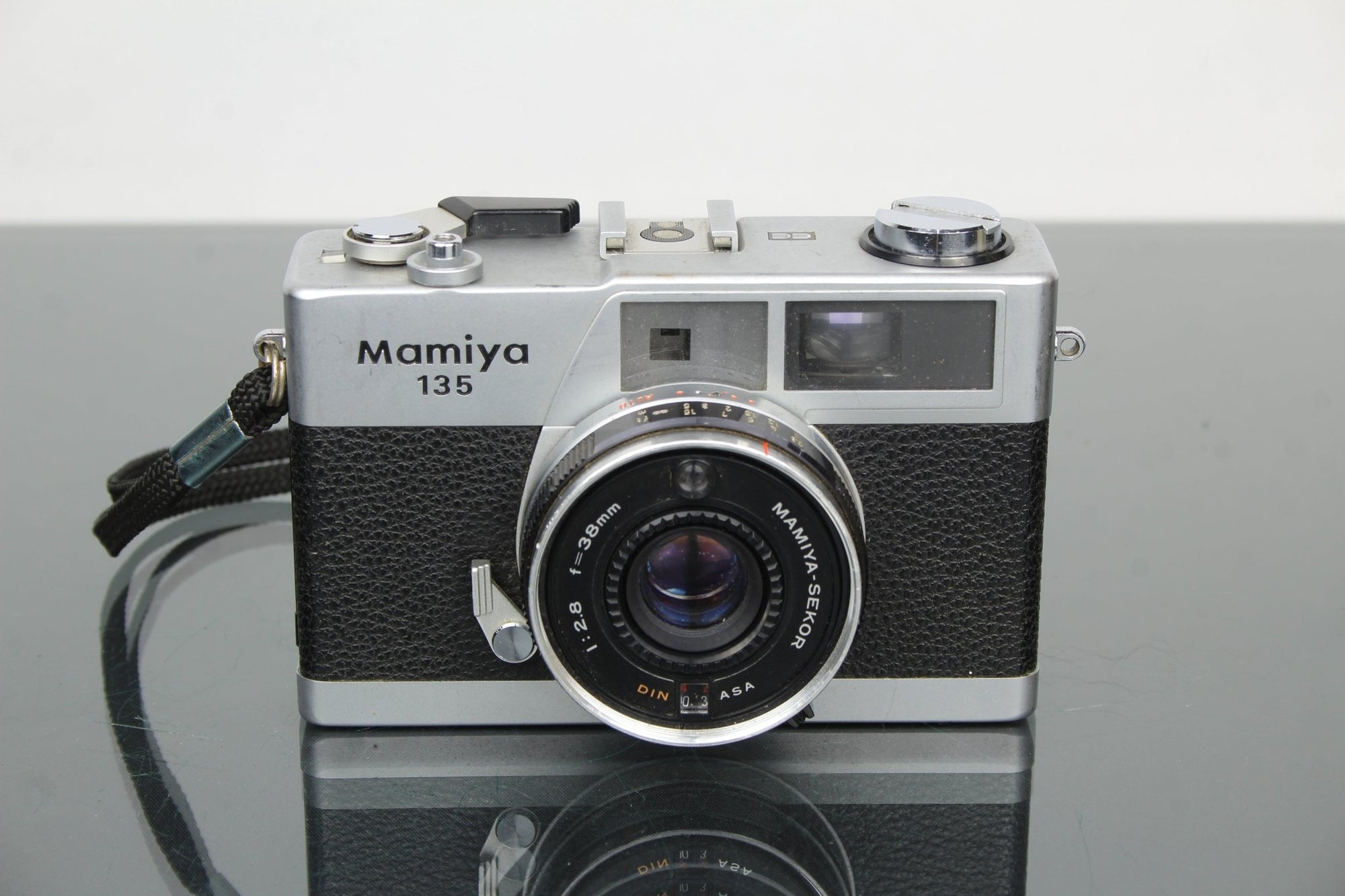 Mamiya 135 - Dutch|Thrift
