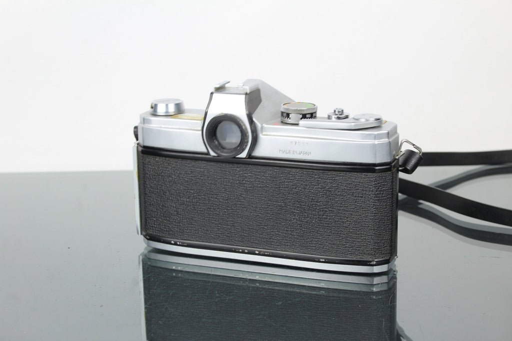 Mamiya CWP + Mamiya/Sekor SX 1:1.8 55mm lens - Dutch|Thrift