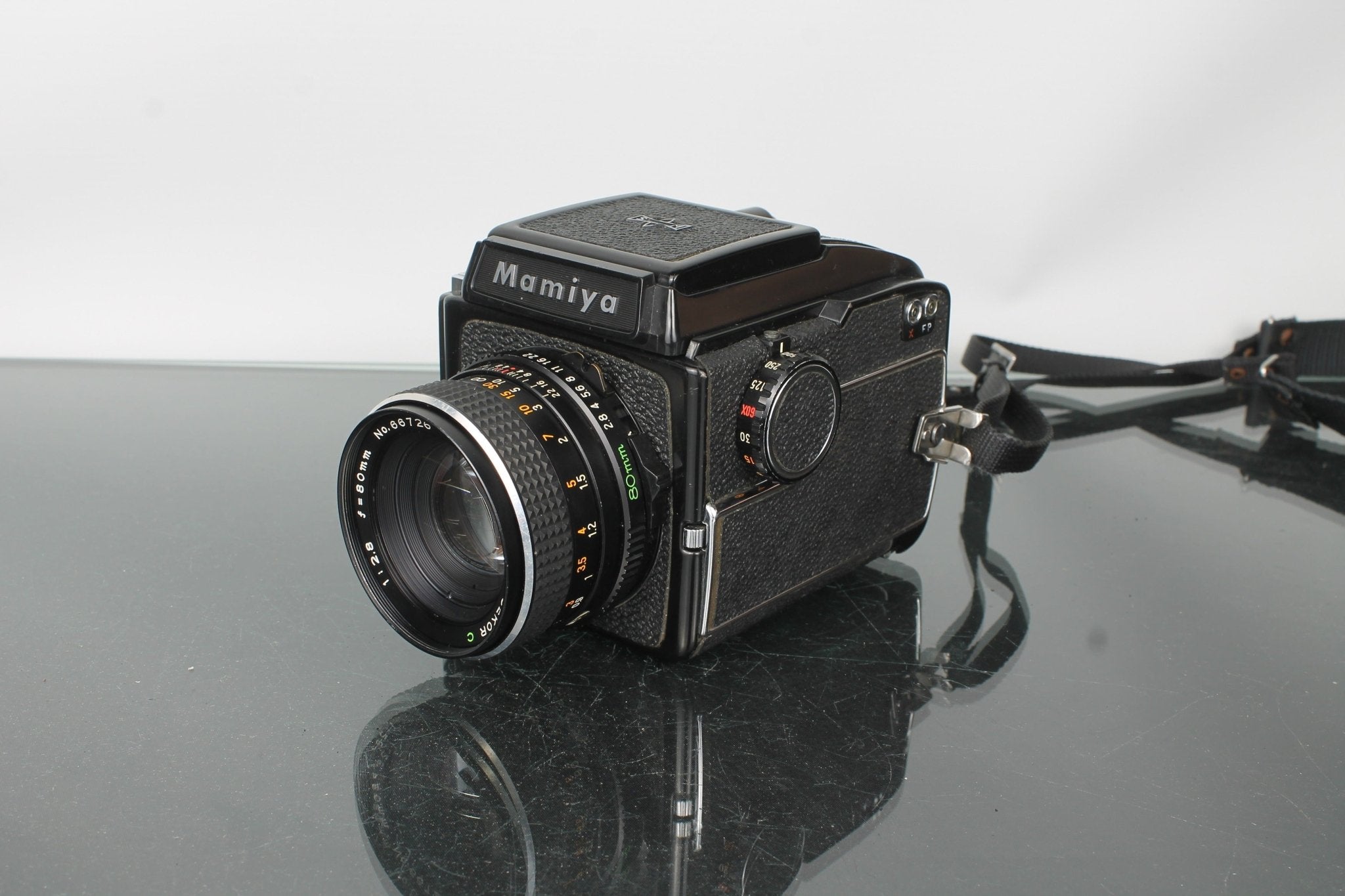 Mamiya M654 Medium Format TLR Camera 80mm f/2.8 Lens – Dutch|Thrift