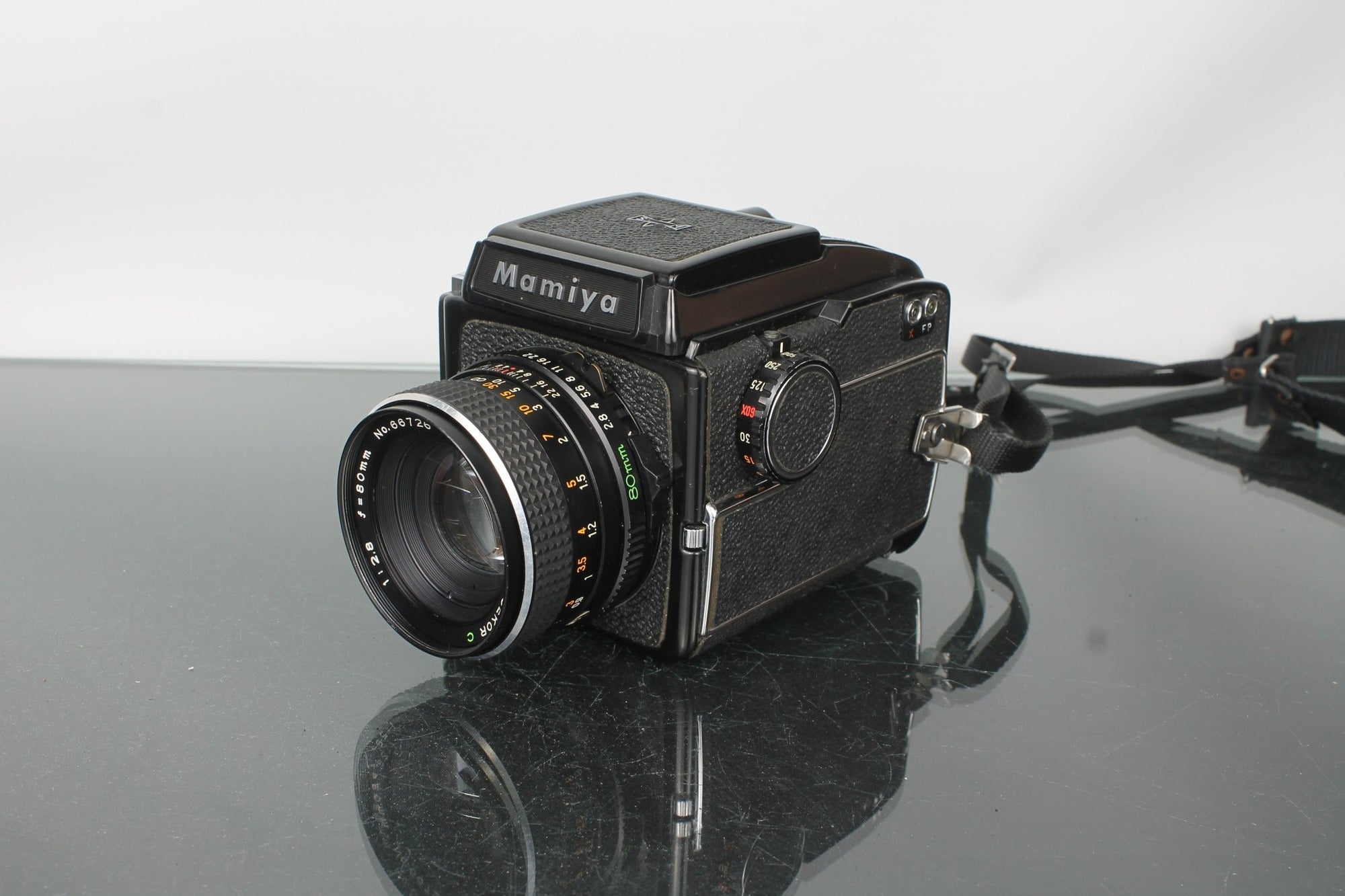 Mamiya M645 + Mamiya - Sekor 80mm f/2.8 - Dutch|Thrift