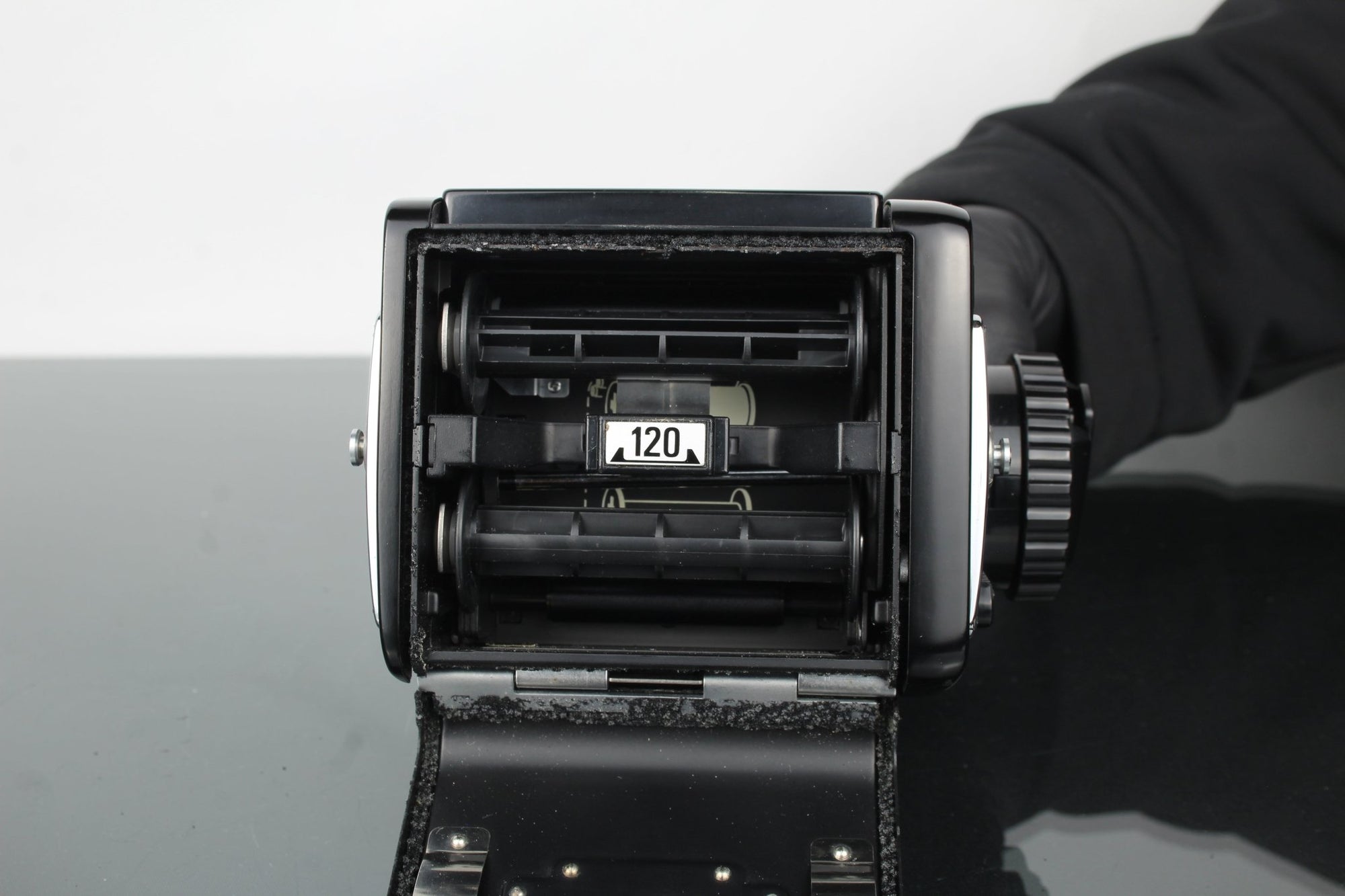 Mamiya M645 + Mamiya - Sekor C 80mm F/2.8 lens - Dutch|Thrift