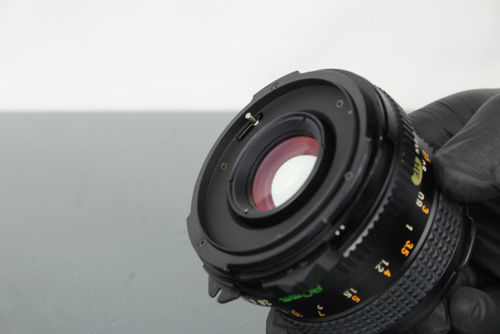 Mamiya M645 + Mamiya - Sekor C 80mm F/2.8 lens - Dutch|Thrift