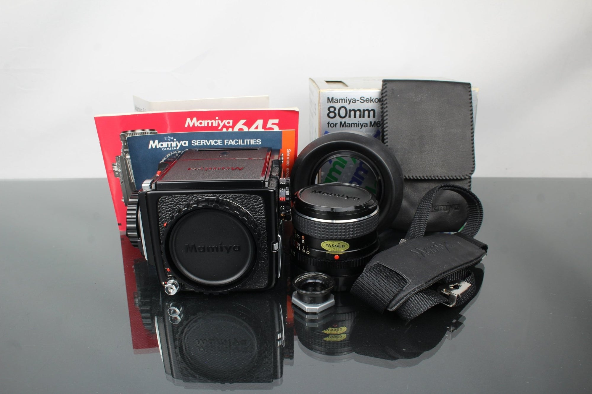 Mamiya M645 + Mamiya - Sekor C 80mm F/2.8 lens - Dutch|Thrift