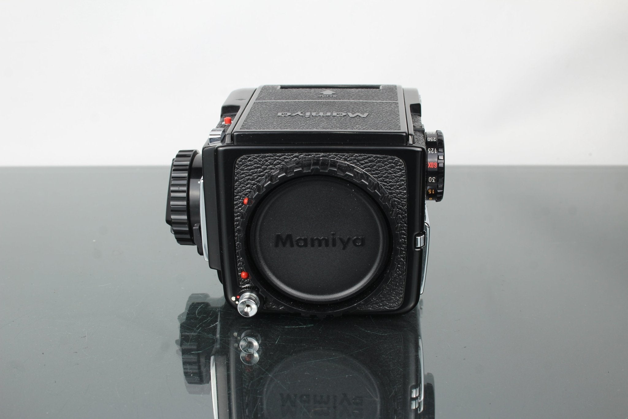 Mamiya M645 + Mamiya-Sekor C 80mm F/2.8 lens – Dutch|Thrift Mamiya M645 + Mamiya-Sekor C 80mm F/2.8 lens – Dutch|Thrift