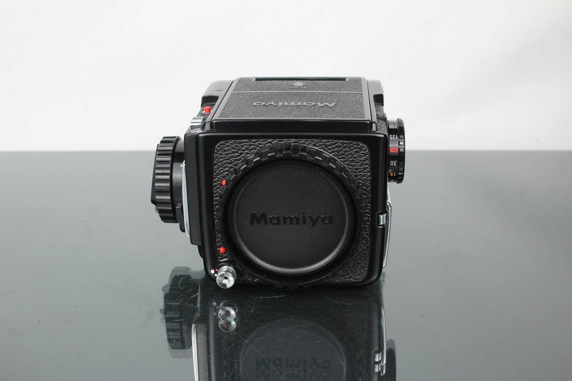 Mamiya M645 + Mamiya - Sekor C 80mm F/2.8 lens - Dutch|Thrift