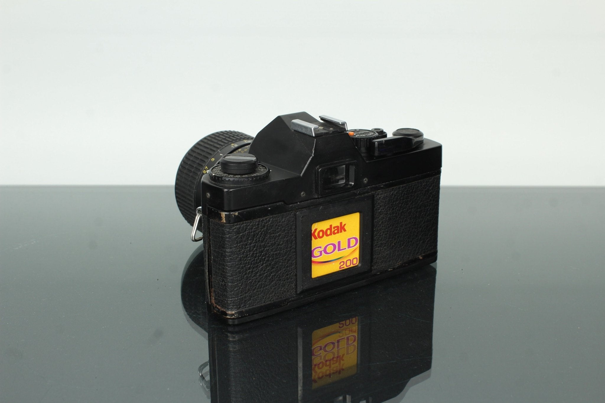 Mamiya ZE Quartz 35mm SLR Camera + Osawam 35-70mm Lens – Dutch|Thrift