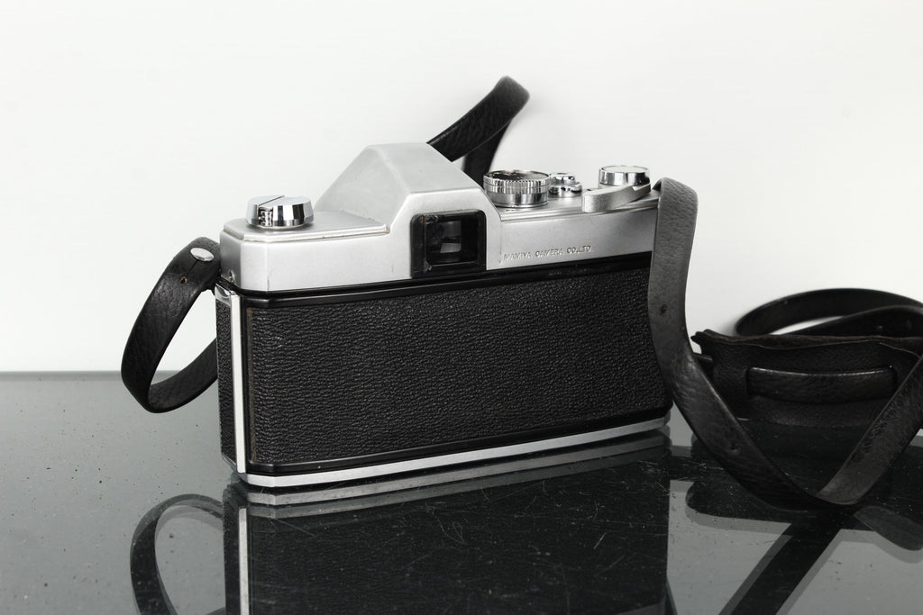 Mamiya/Sekor 1000 DTL + Mamiya/Sekor SX f/1.8 55mm - Dutch|Thrift