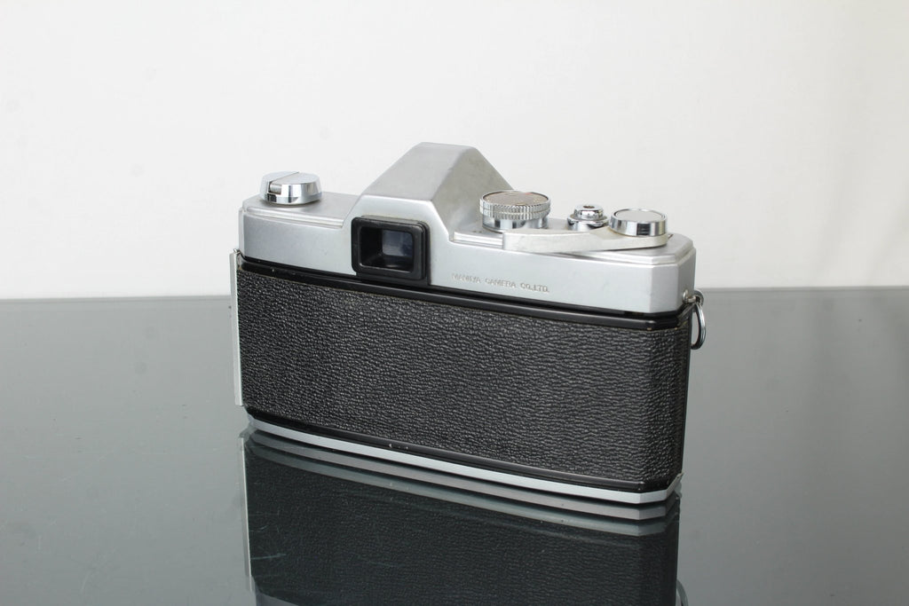 Mamiya/Sekor 500TL + Auto Mamiya 1:2 f=50mm lens - Dutch|Thrift