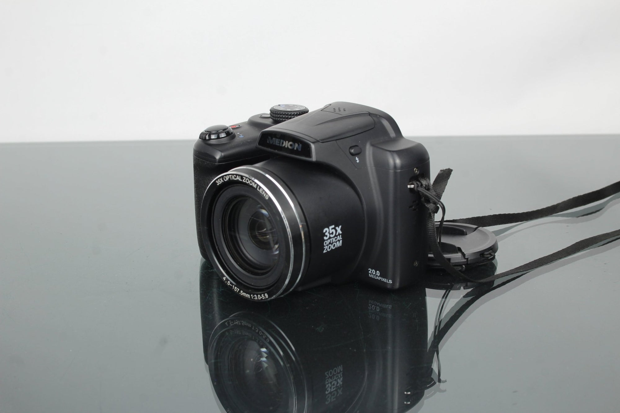 Medion Life X44022 35 Optical Zoom - Dutch|Thrift