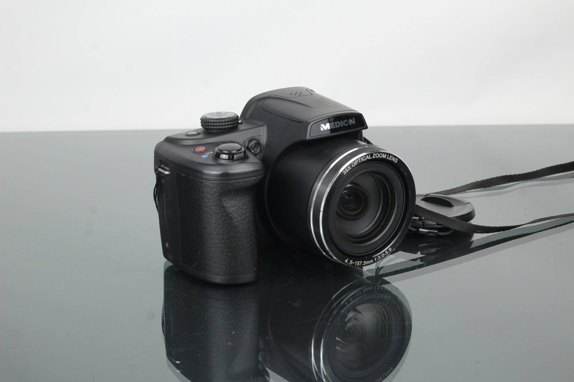 Medion Life X44022 35 Optical Zoom - Dutch|Thrift