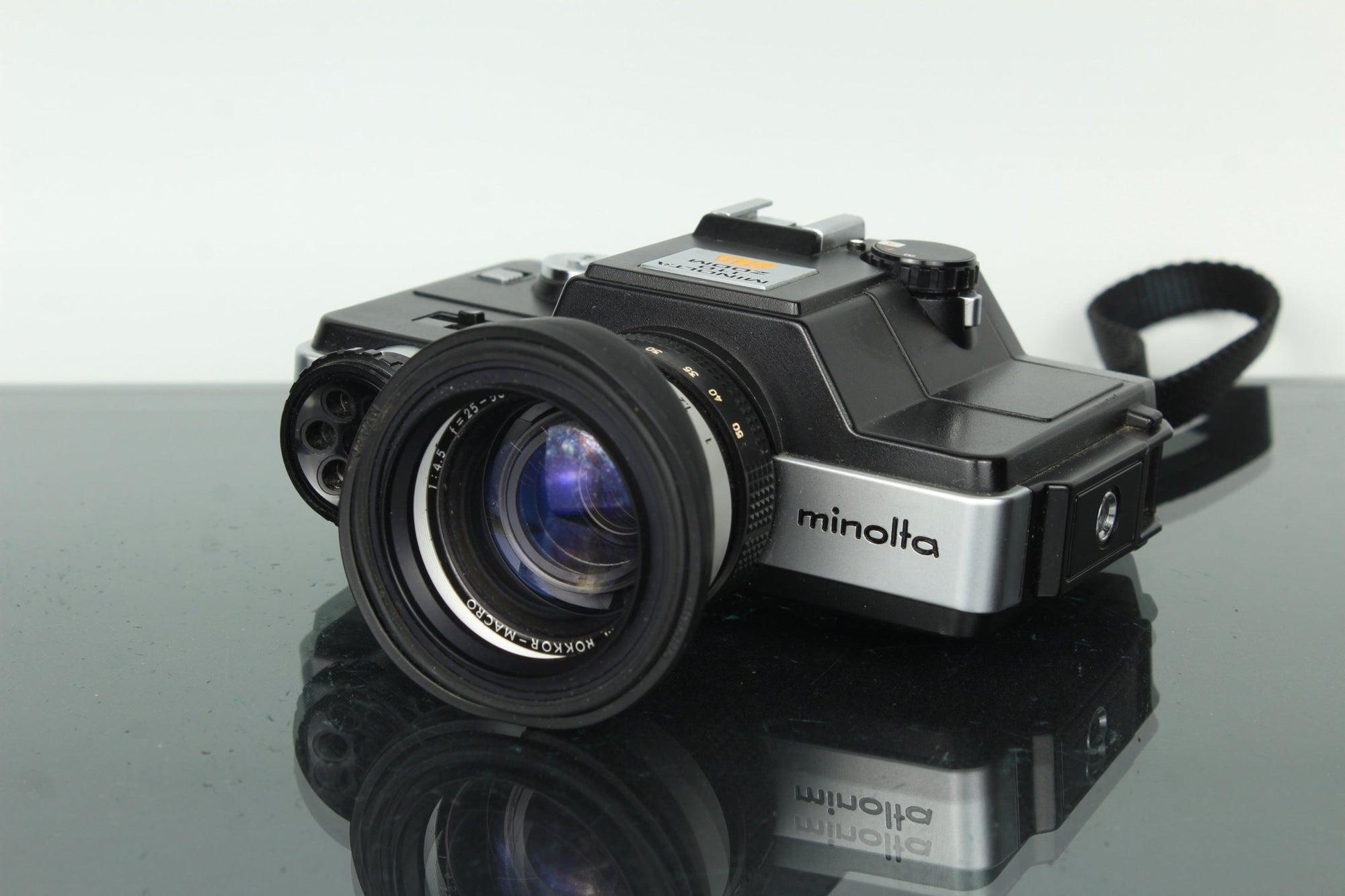 Minolta 110 Zoom SLR - Dutch|Thrift