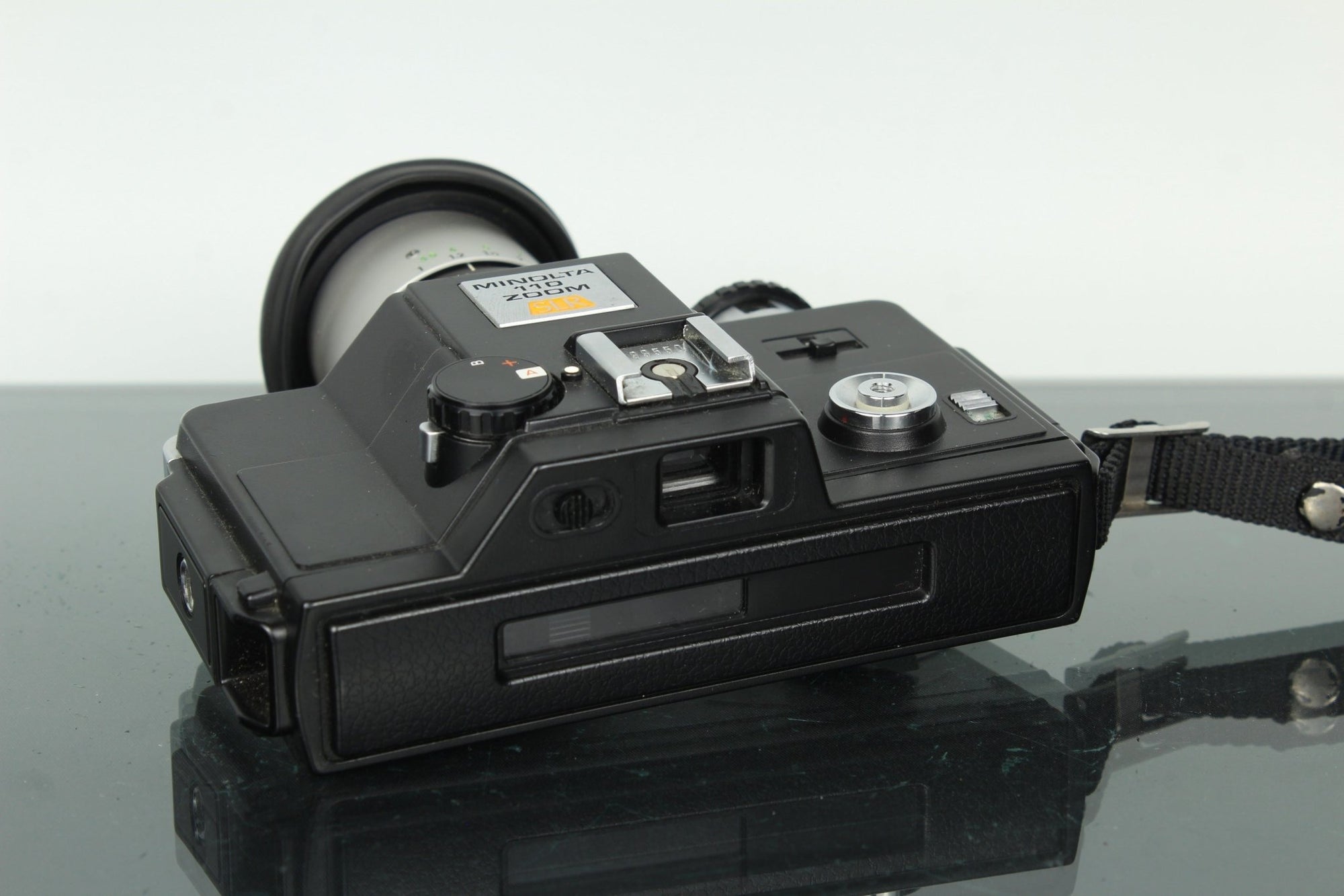 Minolta 110 Zoom SLR - Dutch|Thrift