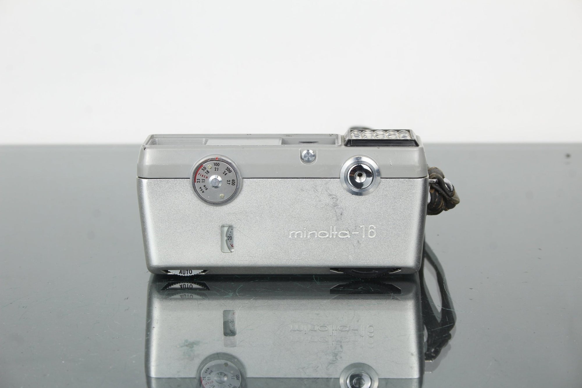 Minolta - 16 E - E - Dutch|Thrift