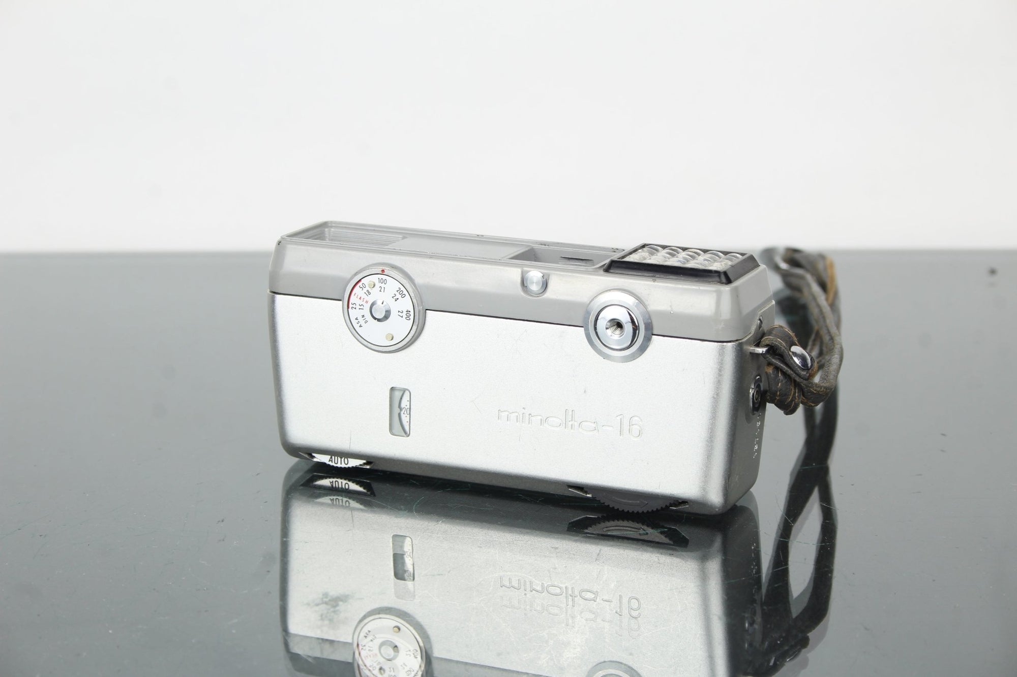 Minolta - 16 E - E - Dutch|Thrift