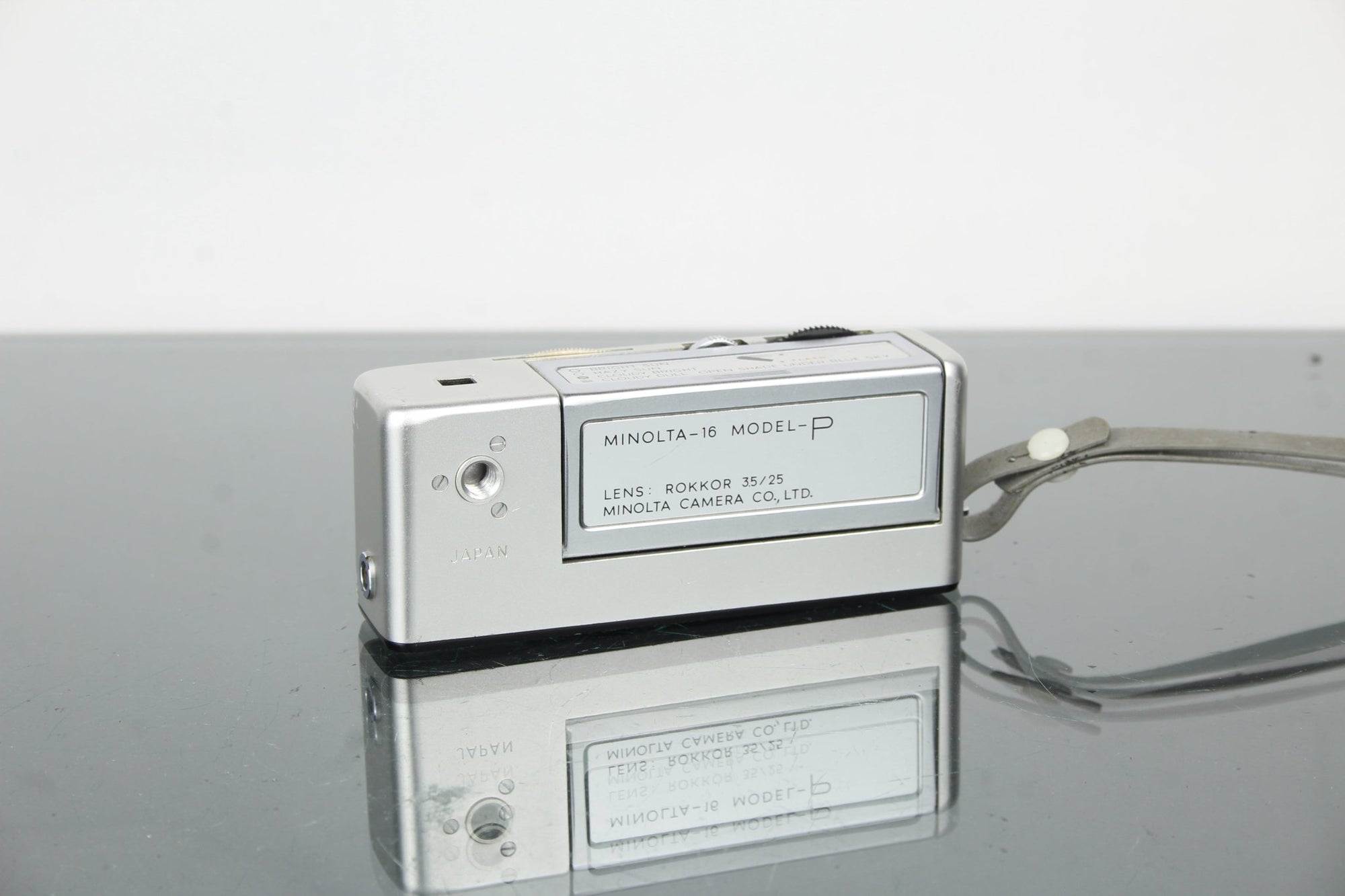 Minolta - 16 Model - P - Dutch|Thrift